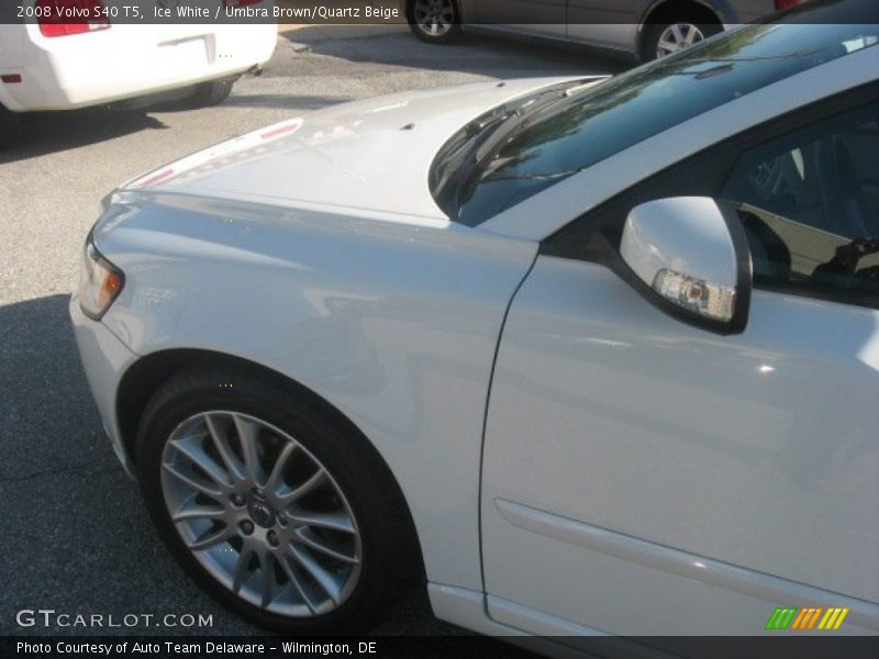 Ice White / Umbra Brown/Quartz Beige 2008 Volvo S40 T5