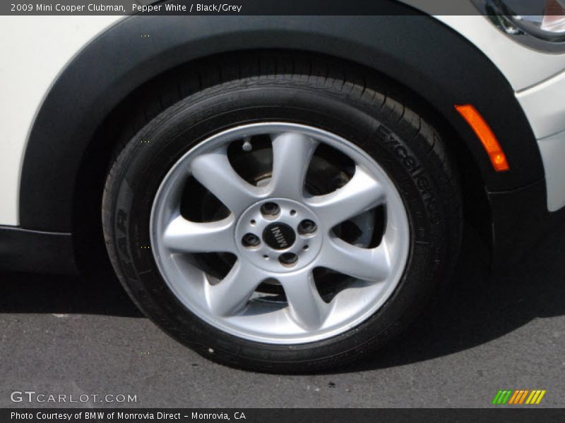 Pepper White / Black/Grey 2009 Mini Cooper Clubman