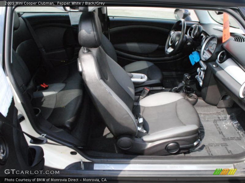Pepper White / Black/Grey 2009 Mini Cooper Clubman