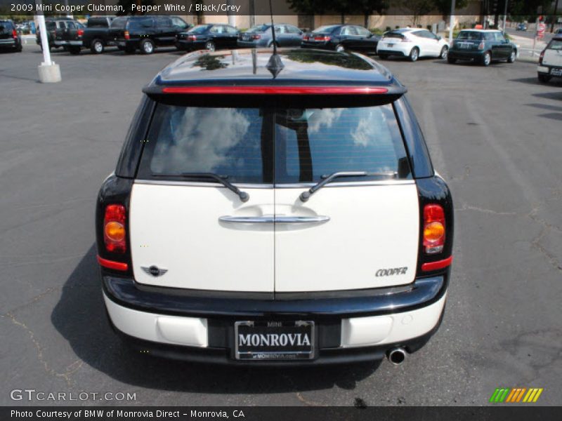 Pepper White / Black/Grey 2009 Mini Cooper Clubman