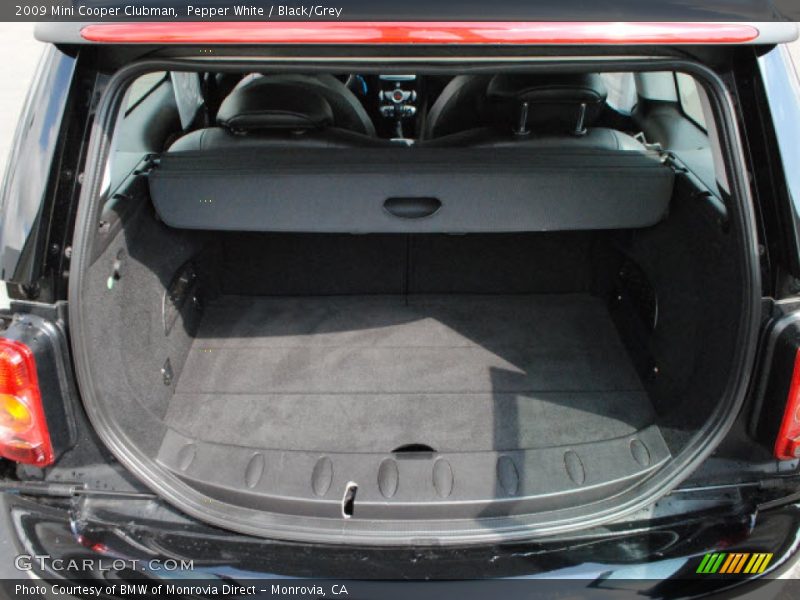 Pepper White / Black/Grey 2009 Mini Cooper Clubman