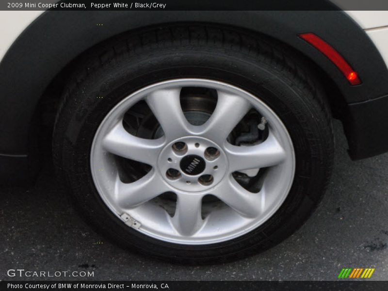 Pepper White / Black/Grey 2009 Mini Cooper Clubman