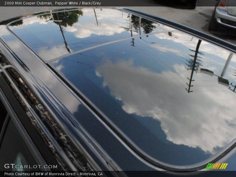 Pepper White / Black/Grey 2009 Mini Cooper Clubman