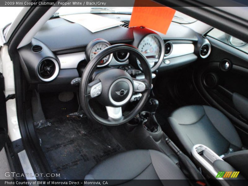 Pepper White / Black/Grey 2009 Mini Cooper Clubman