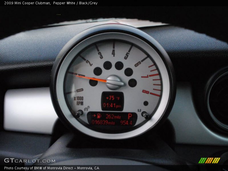 Pepper White / Black/Grey 2009 Mini Cooper Clubman