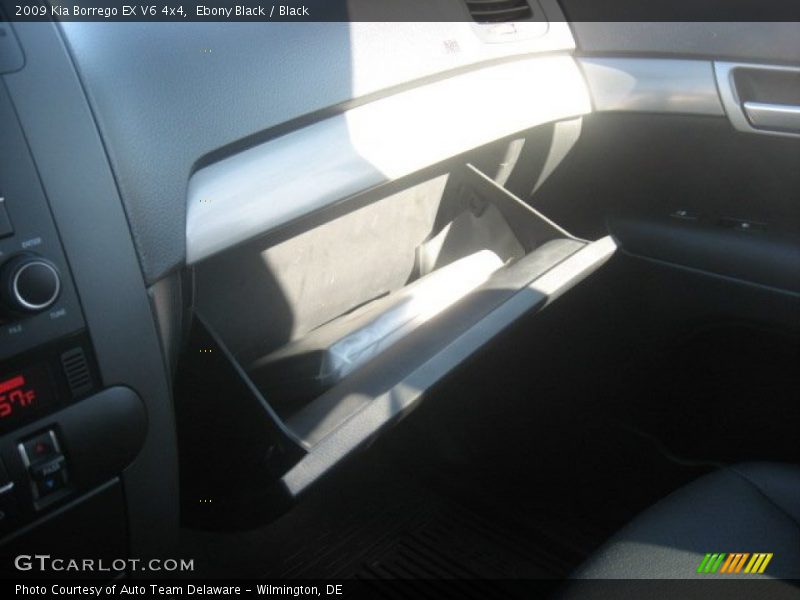 Ebony Black / Black 2009 Kia Borrego EX V6 4x4