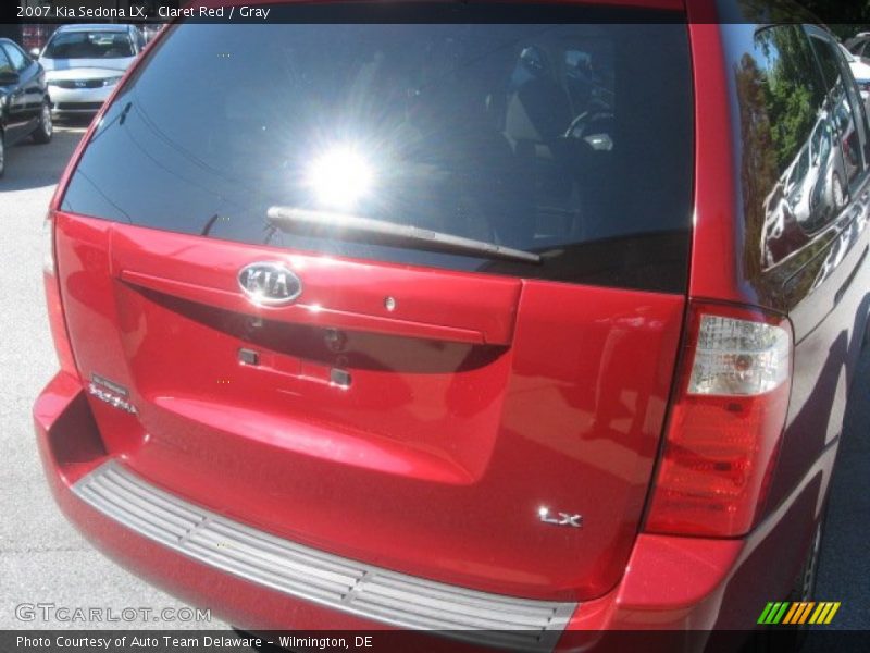 Claret Red / Gray 2007 Kia Sedona LX