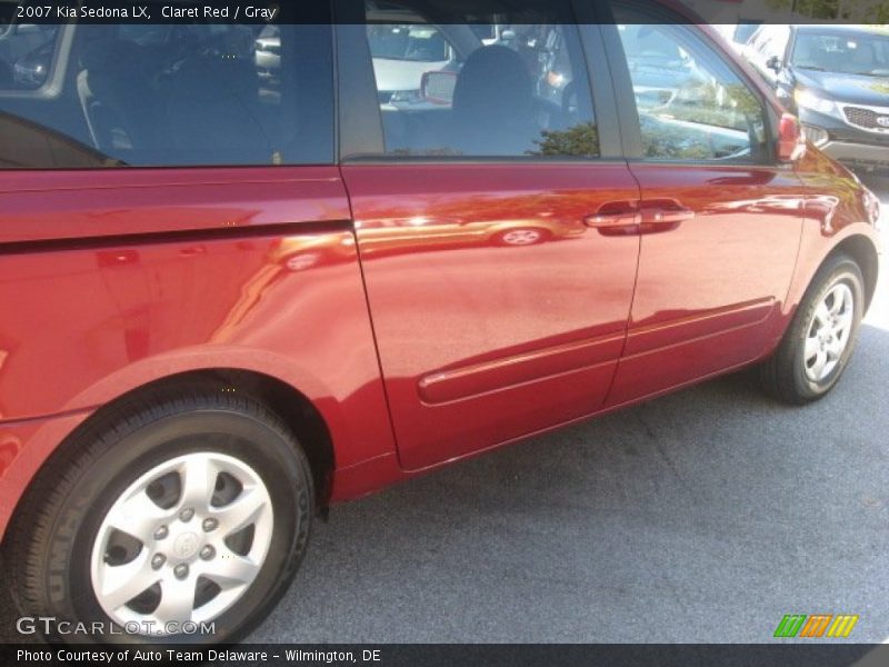 Claret Red / Gray 2007 Kia Sedona LX
