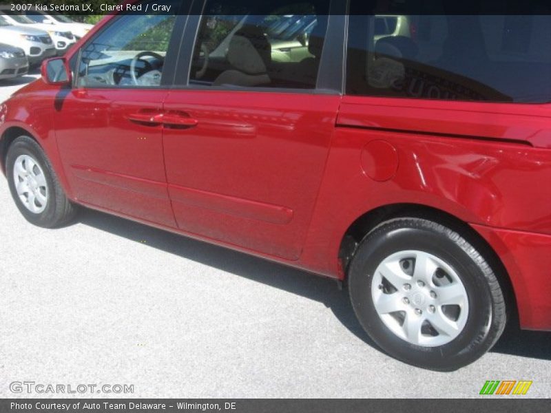 Claret Red / Gray 2007 Kia Sedona LX
