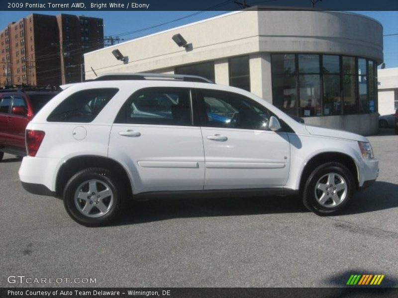 Bright White / Ebony 2009 Pontiac Torrent AWD