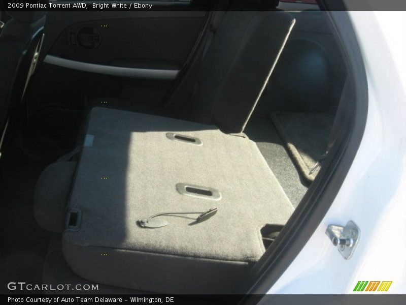 Bright White / Ebony 2009 Pontiac Torrent AWD
