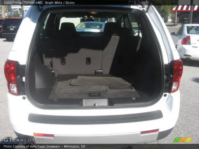 Bright White / Ebony 2009 Pontiac Torrent AWD