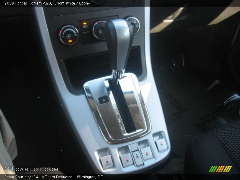 Bright White / Ebony 2009 Pontiac Torrent AWD