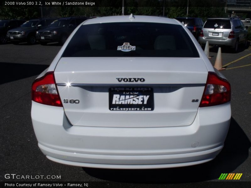 Ice White / Sandstone Beige 2008 Volvo S80 3.2