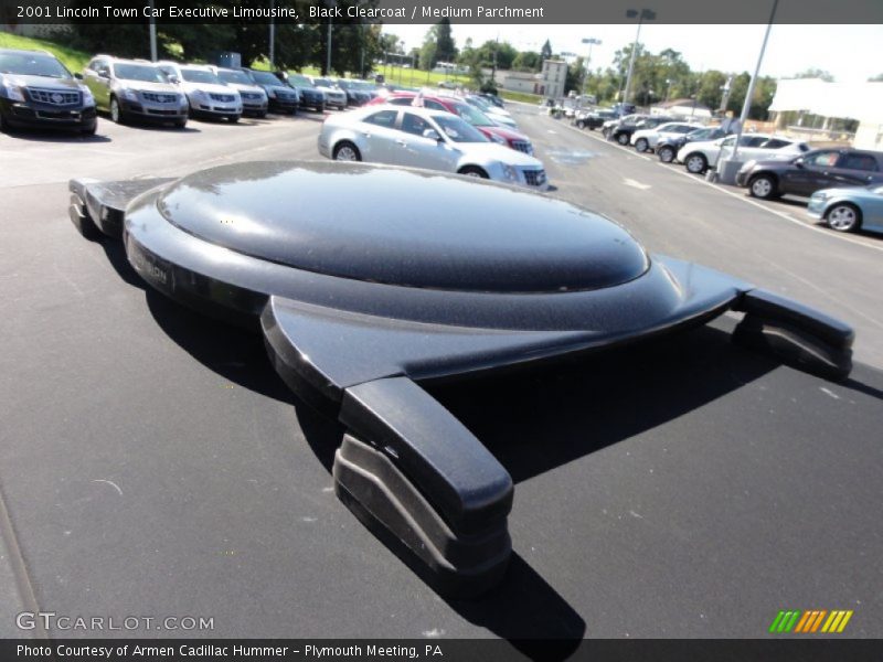 Black Clearcoat / Medium Parchment 2001 Lincoln Town Car Executive Limousine