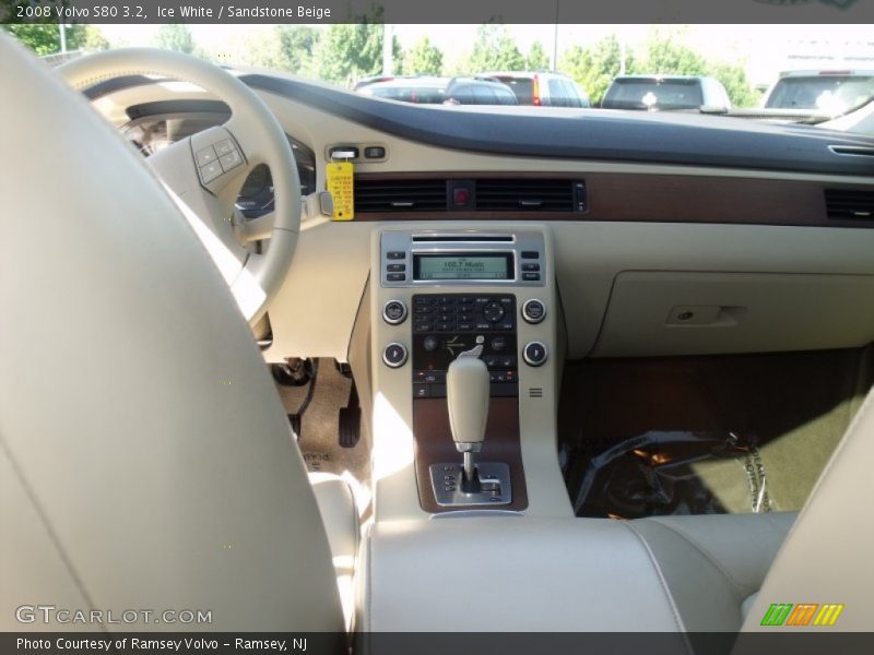 Ice White / Sandstone Beige 2008 Volvo S80 3.2