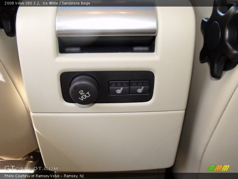 Ice White / Sandstone Beige 2008 Volvo S80 3.2