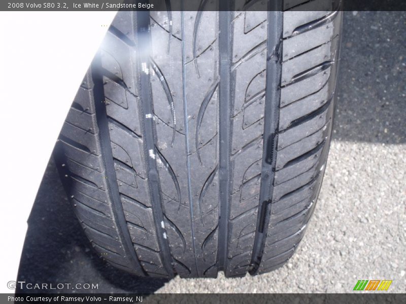 Ice White / Sandstone Beige 2008 Volvo S80 3.2