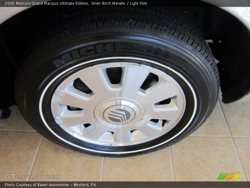 Silver Birch Metallic / Light Flint 2005 Mercury Grand Marquis Ultimate Edition