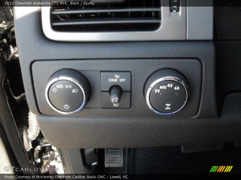 Black / Ebony 2012 Chevrolet Avalanche Z71 4x4