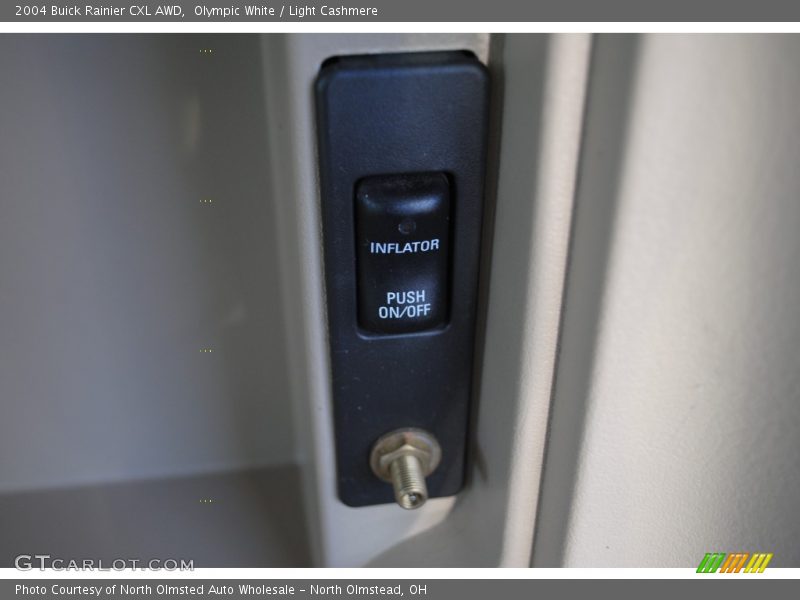 Olympic White / Light Cashmere 2004 Buick Rainier CXL AWD