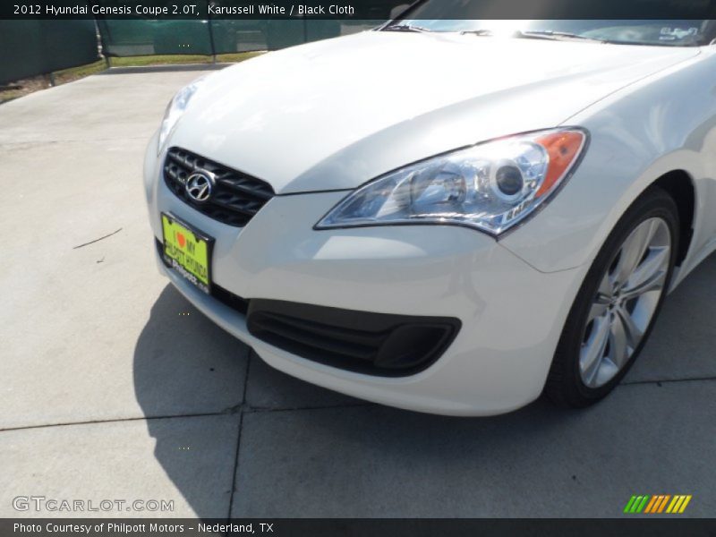 Karussell White / Black Cloth 2012 Hyundai Genesis Coupe 2.0T