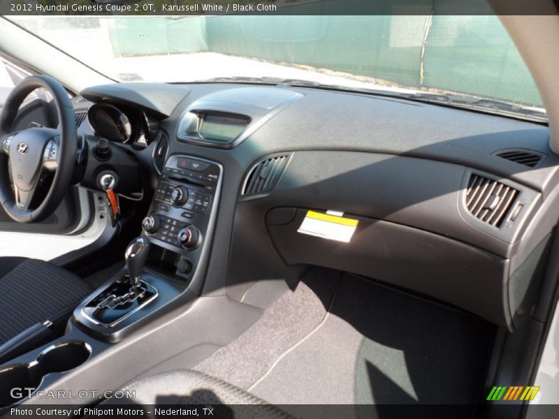 Karussell White / Black Cloth 2012 Hyundai Genesis Coupe 2.0T