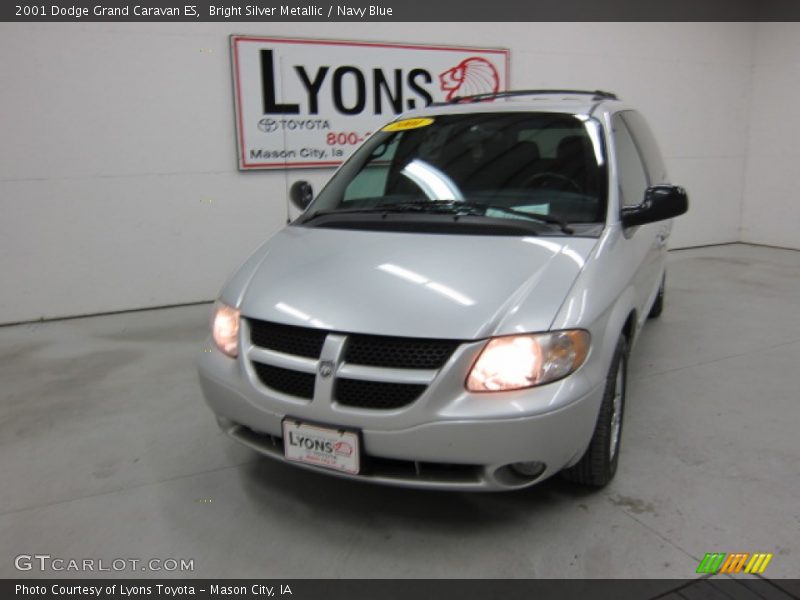 Bright Silver Metallic / Navy Blue 2001 Dodge Grand Caravan ES