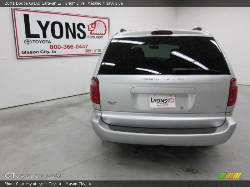 Bright Silver Metallic / Navy Blue 2001 Dodge Grand Caravan ES