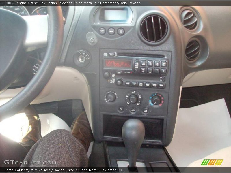 Sedona Beige Metallic / Parchment/Dark Pewter 2005 Pontiac Grand Prix Sedan