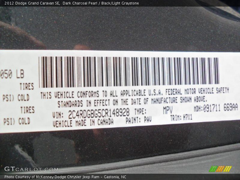 Dark Charcoal Pearl / Black/Light Graystone 2012 Dodge Grand Caravan SE