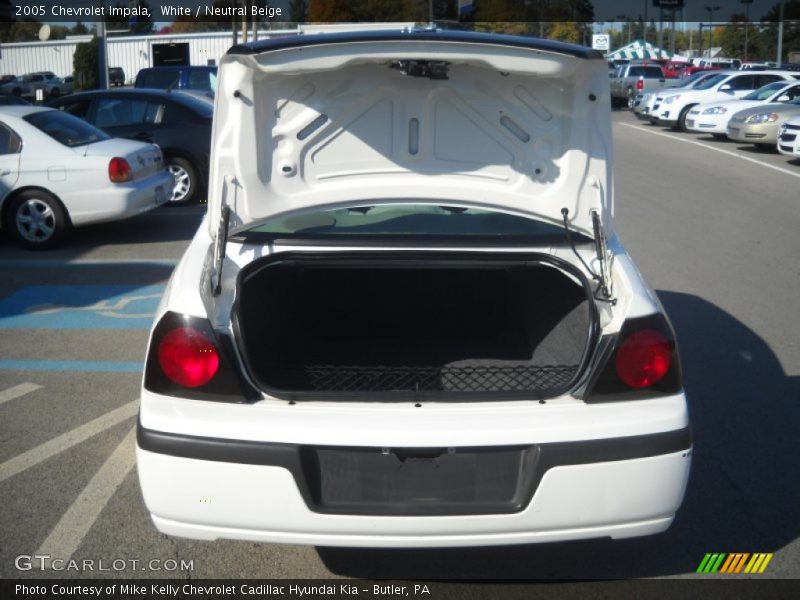 White / Neutral Beige 2005 Chevrolet Impala