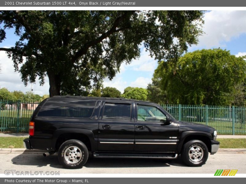 Onyx Black / Light Gray/Neutral 2001 Chevrolet Suburban 1500 LT 4x4
