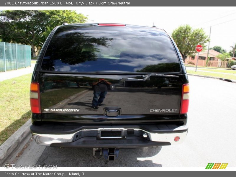 Onyx Black / Light Gray/Neutral 2001 Chevrolet Suburban 1500 LT 4x4