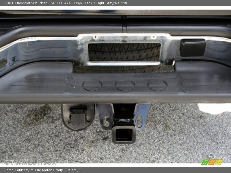 Onyx Black / Light Gray/Neutral 2001 Chevrolet Suburban 1500 LT 4x4
