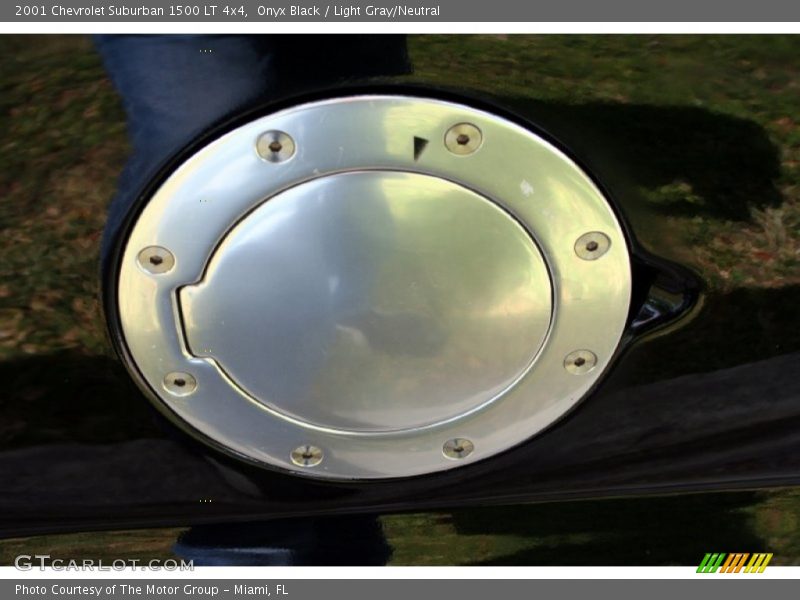Onyx Black / Light Gray/Neutral 2001 Chevrolet Suburban 1500 LT 4x4