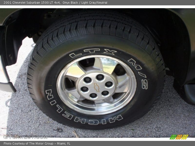 Onyx Black / Light Gray/Neutral 2001 Chevrolet Suburban 1500 LT 4x4