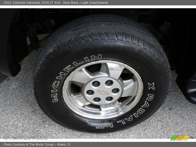 Onyx Black / Light Gray/Neutral 2001 Chevrolet Suburban 1500 LT 4x4