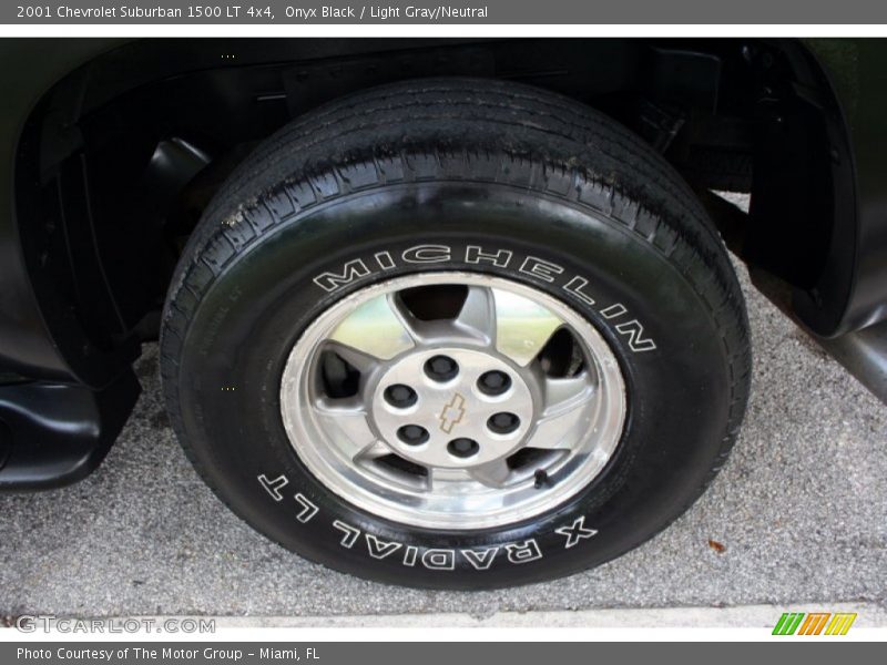 Onyx Black / Light Gray/Neutral 2001 Chevrolet Suburban 1500 LT 4x4