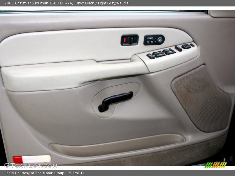 Onyx Black / Light Gray/Neutral 2001 Chevrolet Suburban 1500 LT 4x4
