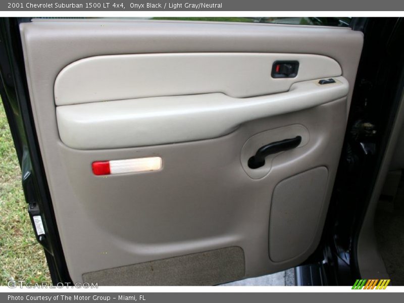 Onyx Black / Light Gray/Neutral 2001 Chevrolet Suburban 1500 LT 4x4
