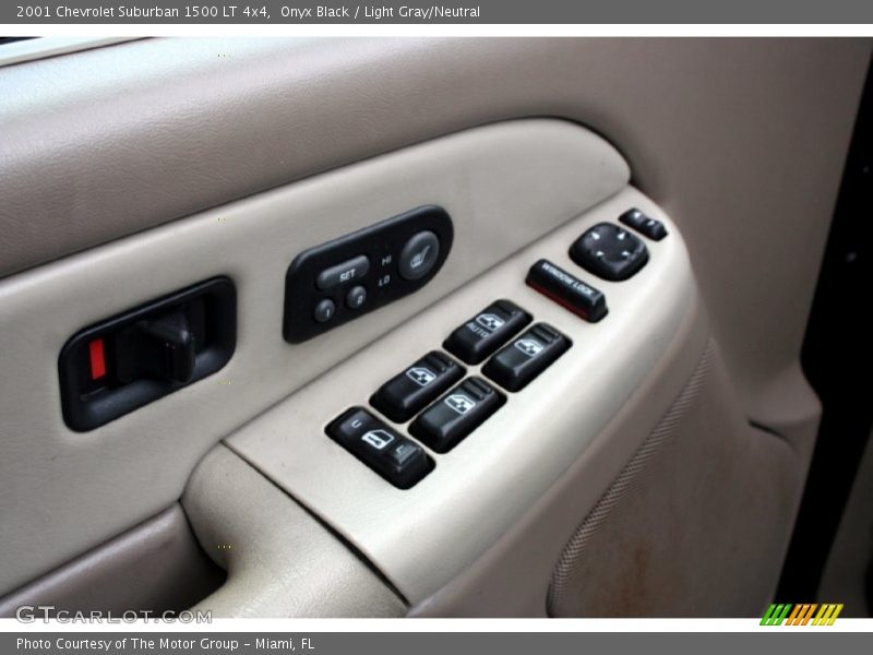 Onyx Black / Light Gray/Neutral 2001 Chevrolet Suburban 1500 LT 4x4
