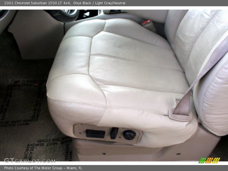 Onyx Black / Light Gray/Neutral 2001 Chevrolet Suburban 1500 LT 4x4
