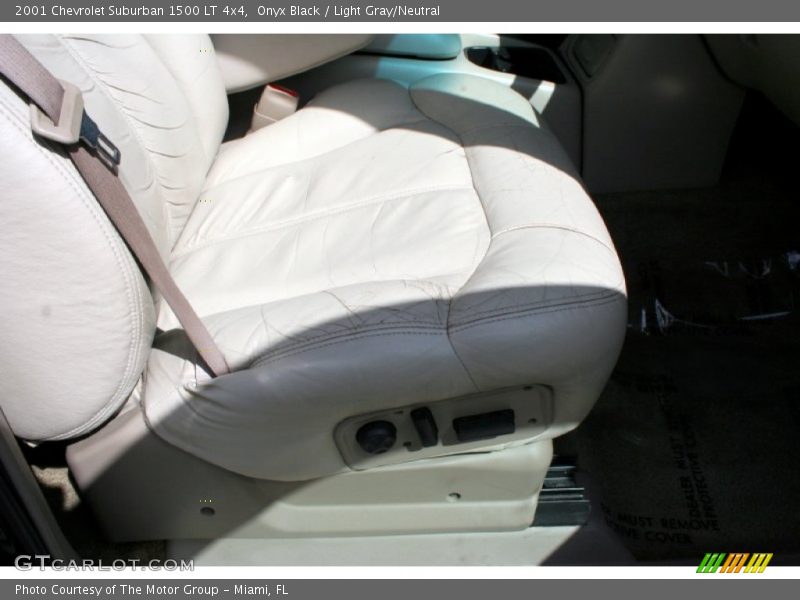 Onyx Black / Light Gray/Neutral 2001 Chevrolet Suburban 1500 LT 4x4