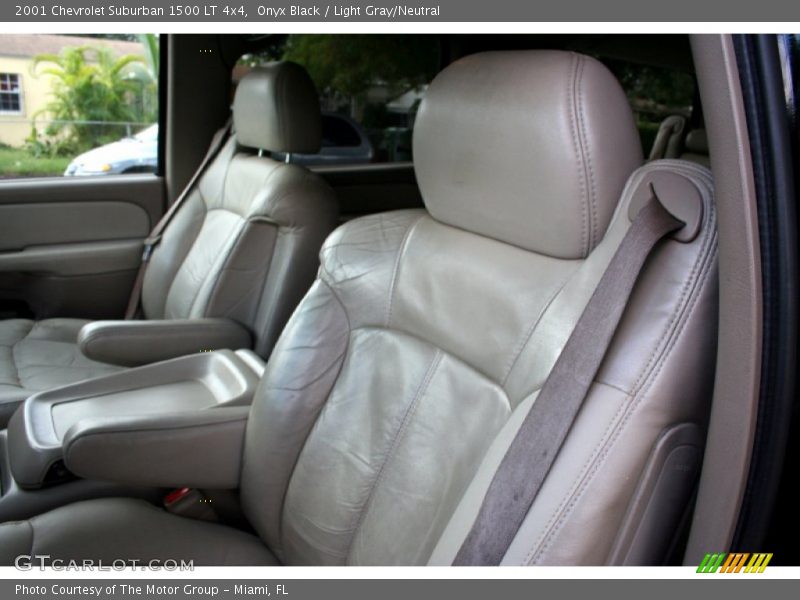 Onyx Black / Light Gray/Neutral 2001 Chevrolet Suburban 1500 LT 4x4