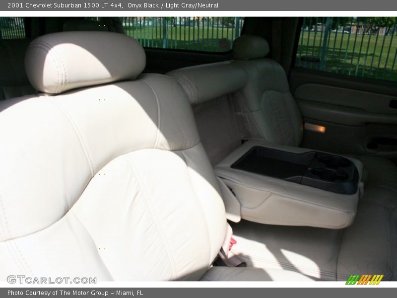 Onyx Black / Light Gray/Neutral 2001 Chevrolet Suburban 1500 LT 4x4