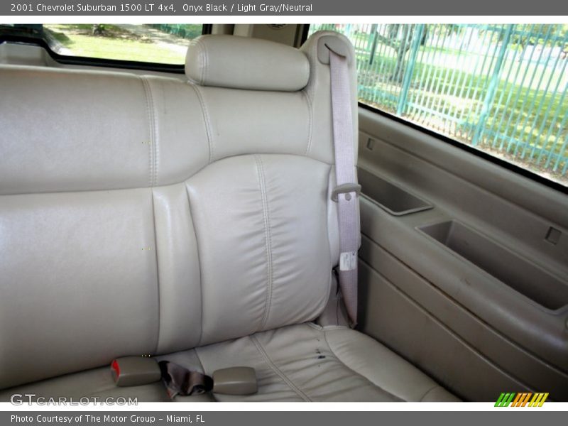 Onyx Black / Light Gray/Neutral 2001 Chevrolet Suburban 1500 LT 4x4