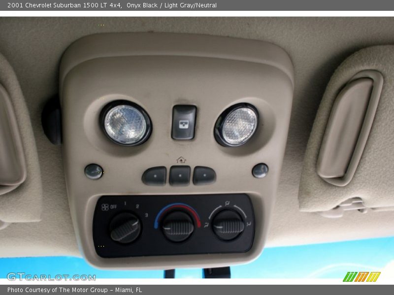 Onyx Black / Light Gray/Neutral 2001 Chevrolet Suburban 1500 LT 4x4