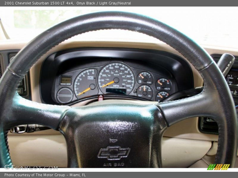 Onyx Black / Light Gray/Neutral 2001 Chevrolet Suburban 1500 LT 4x4