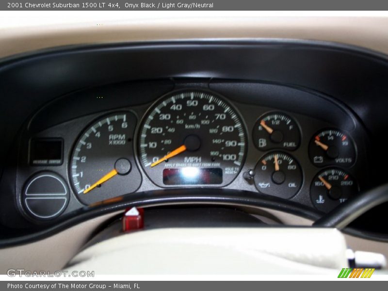 Onyx Black / Light Gray/Neutral 2001 Chevrolet Suburban 1500 LT 4x4